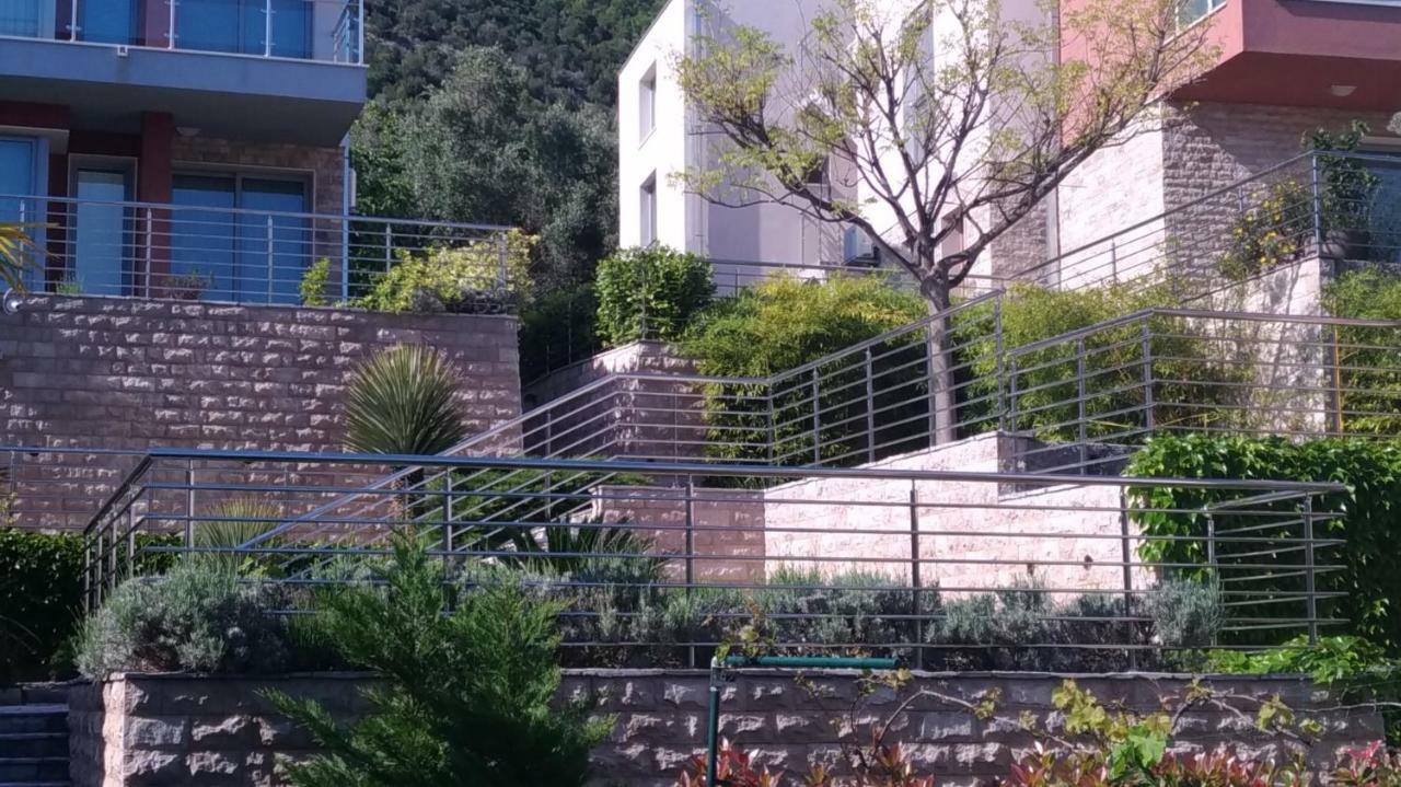 Apartments Acacia Hill Ðenovići エクステリア 写真