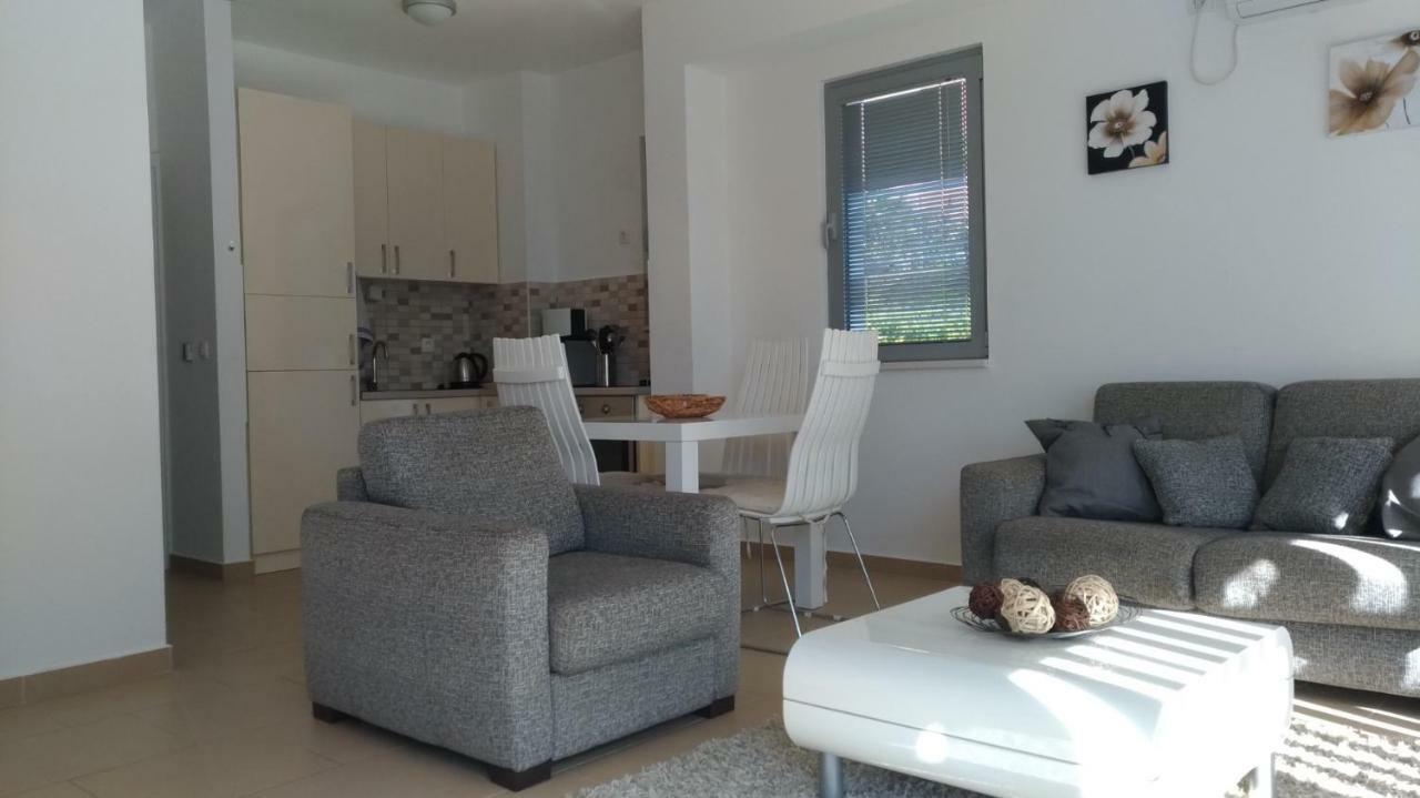 Apartments Acacia Hill Ðenovići エクステリア 写真