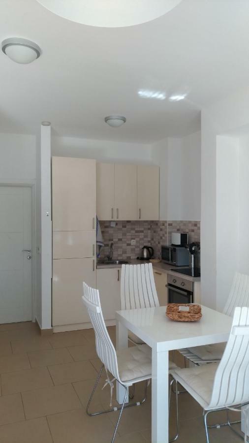 Apartments Acacia Hill Ðenovići エクステリア 写真